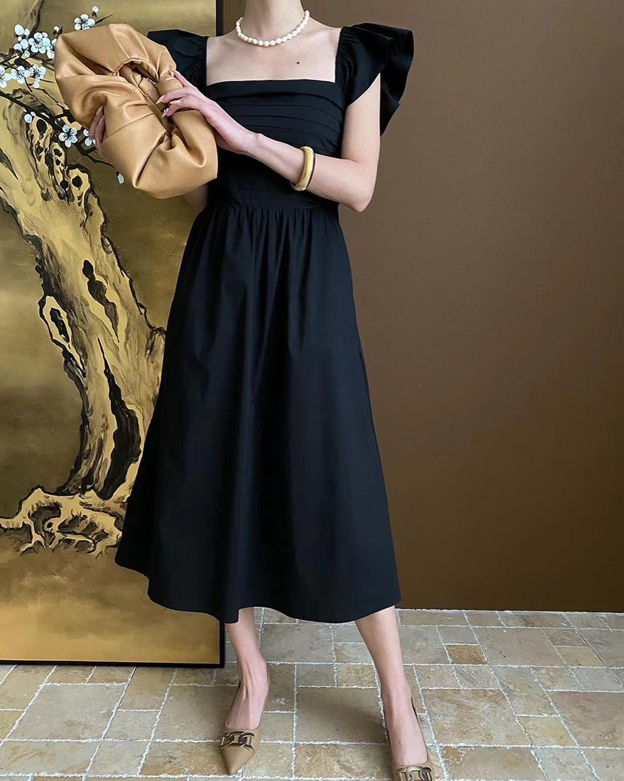 小飛袖方領連身裙