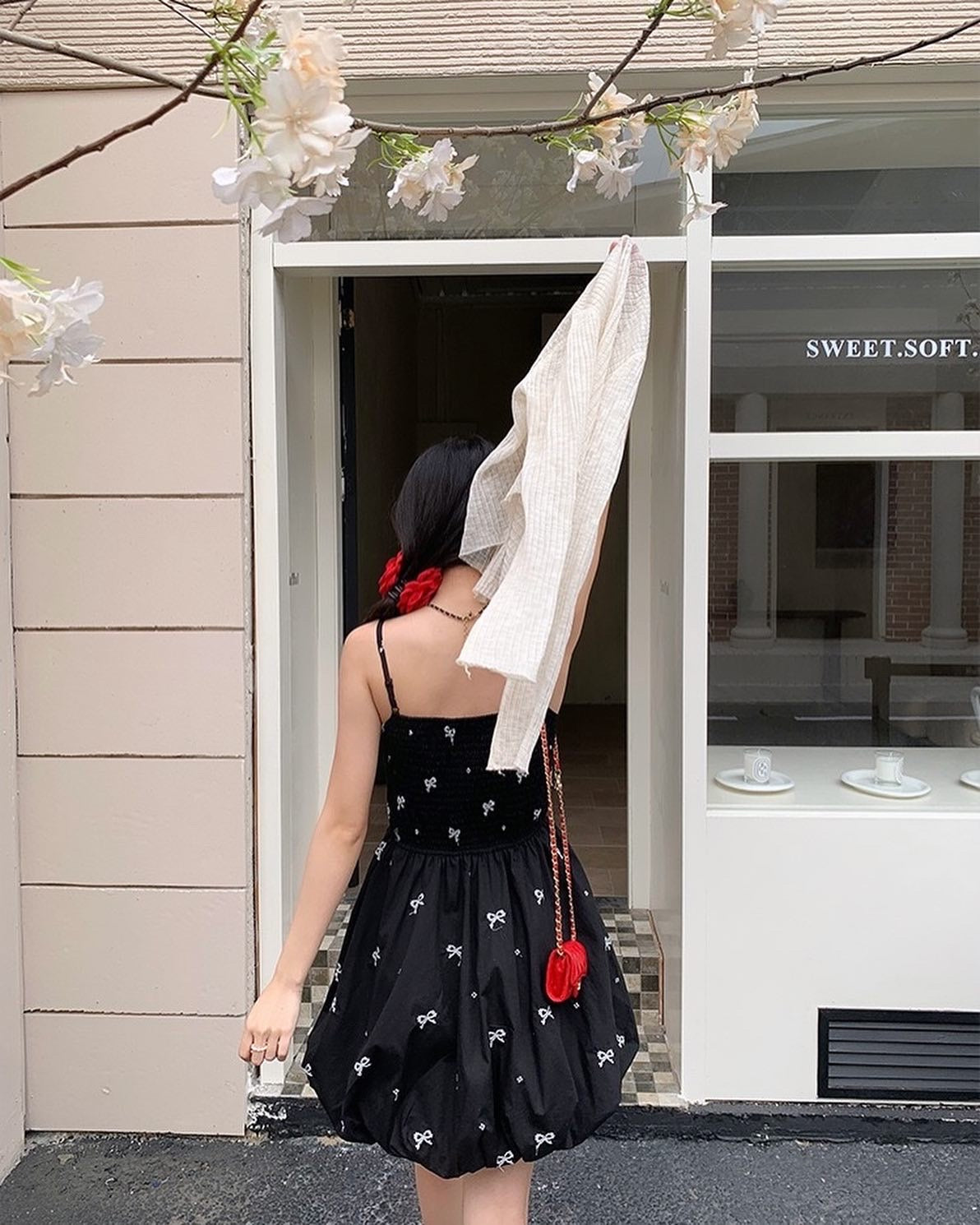 蝴蝶結吊帶泡泡裙