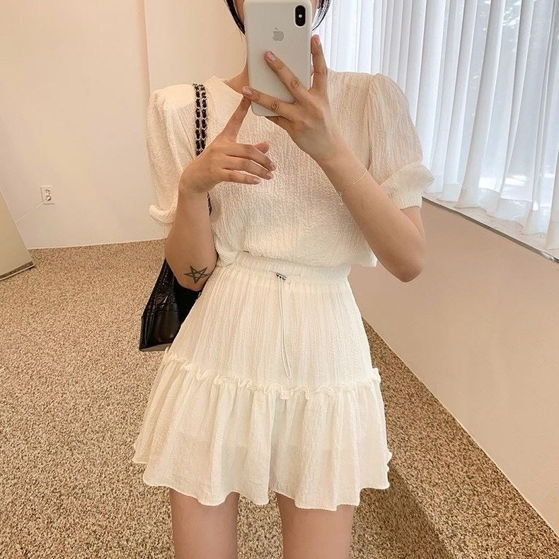 丸首パフスリーブ+フリルミニスカートセットアップ