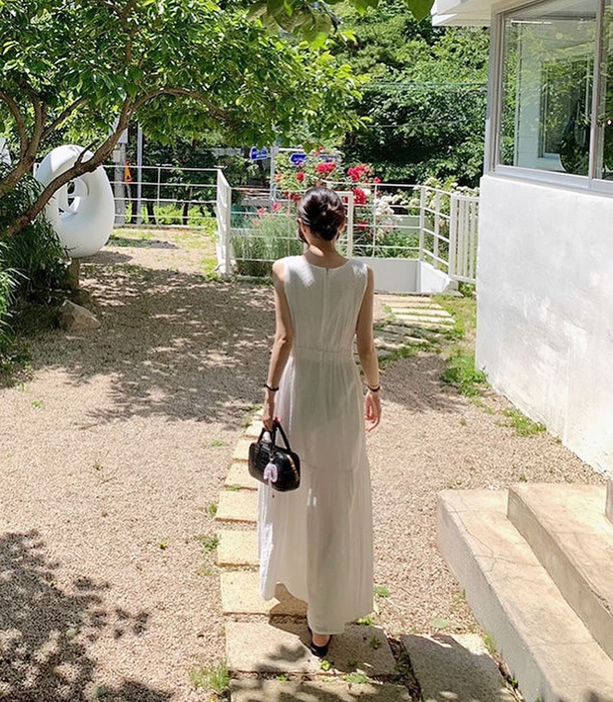 方領鏤空背心連身裙