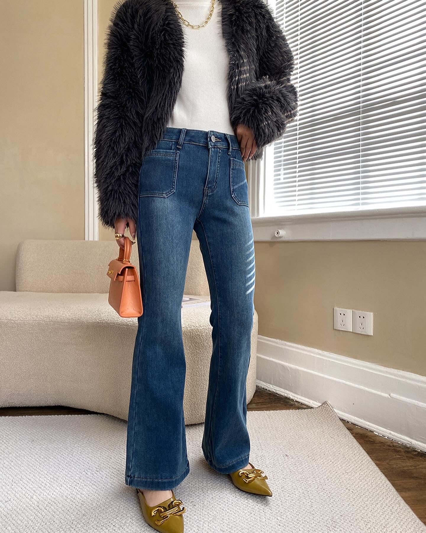 高腰口袋微喇叭牛仔褲