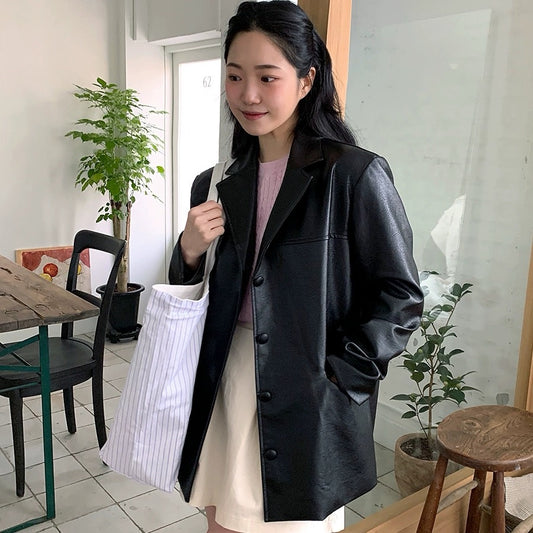 スーツスタイルのレザージャケット