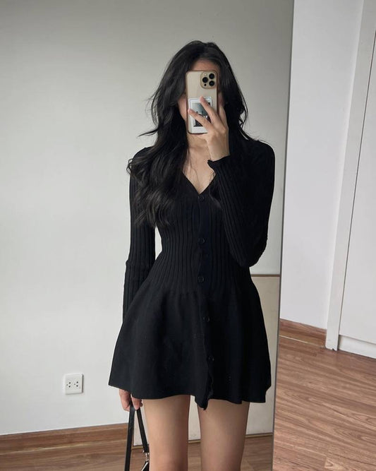 V-neck single-breasted A-line knit dress