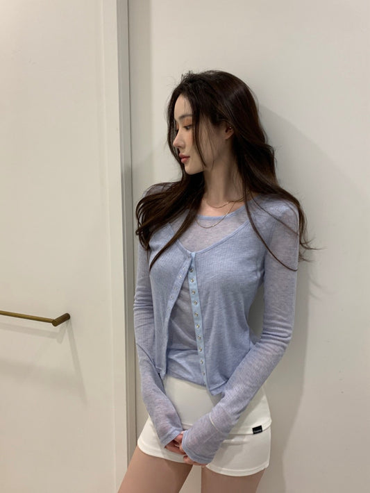 スイートボタン付きフェイクレイヤードトップ