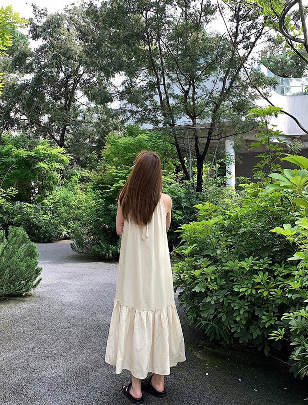 溫柔褶皺掛脖連身裙