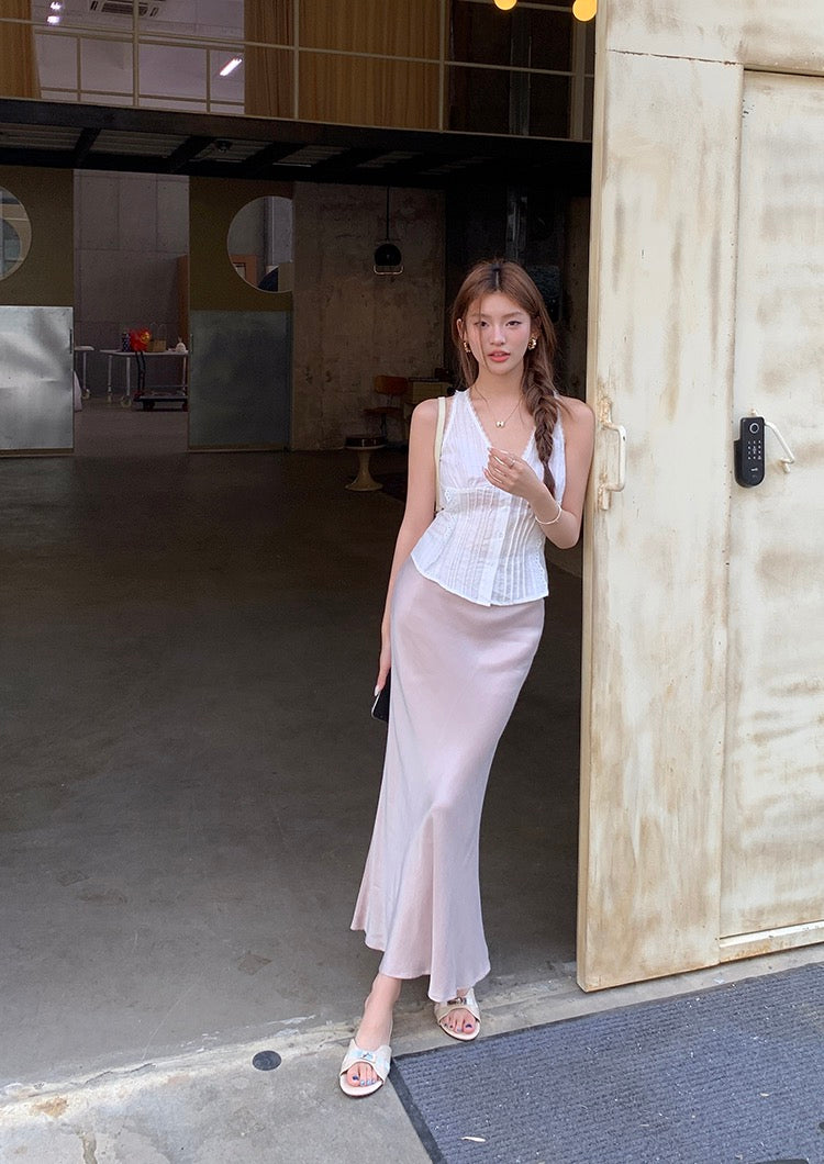 レースのフリル付きキャミソール+サテンのタイトマーメイドスカートセット