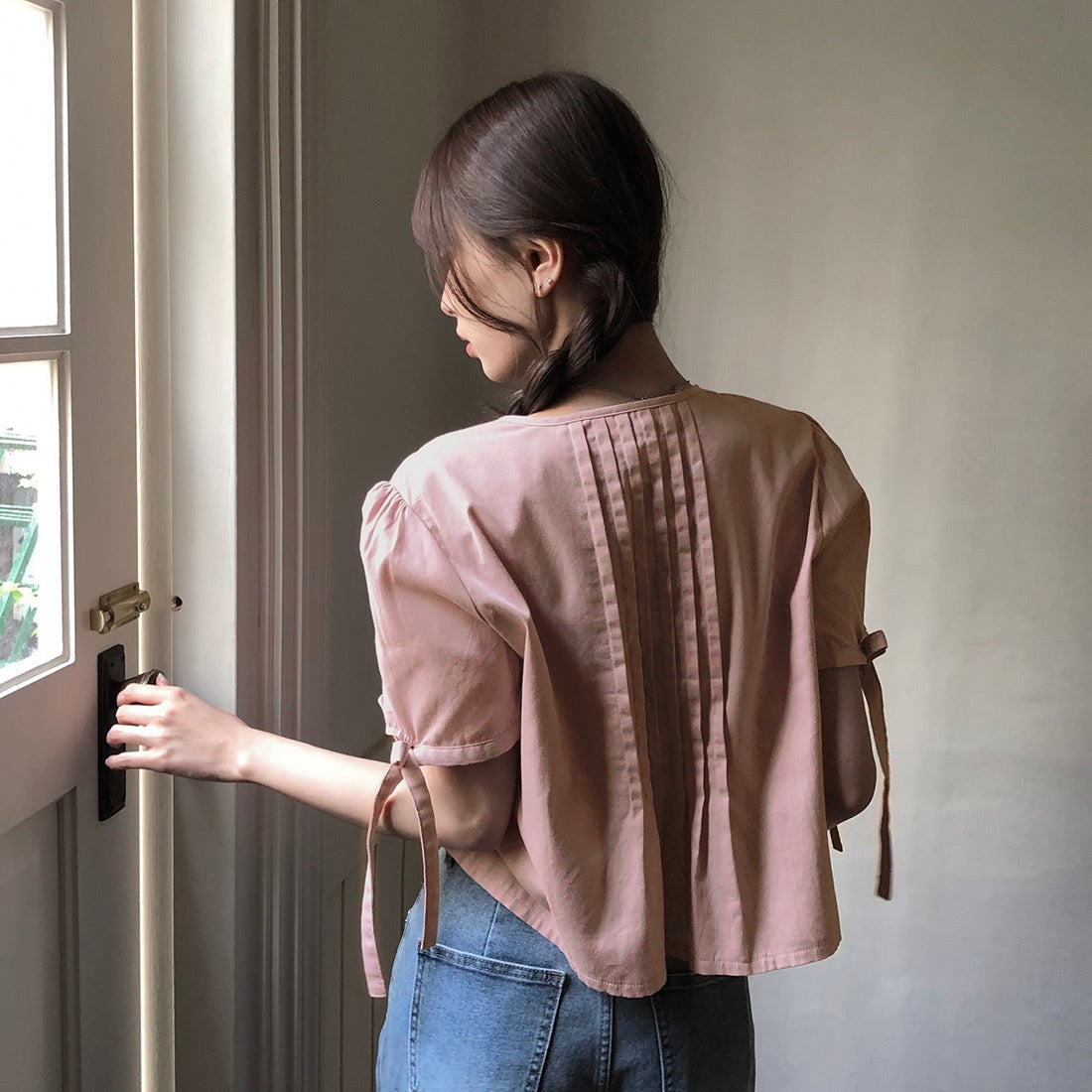 法式袖口系帶褶皺恤衫