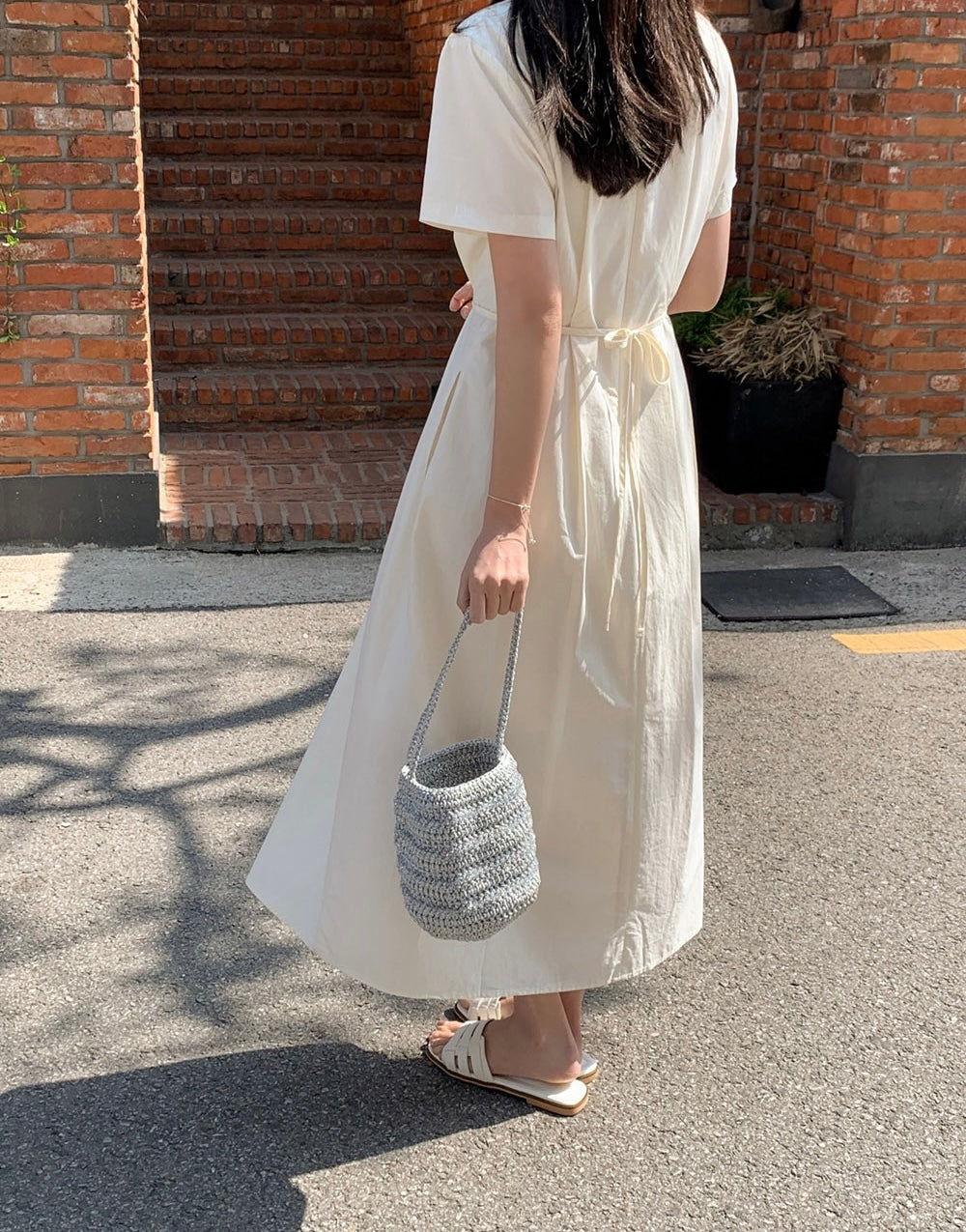 圓領收腰顯瘦連身裙