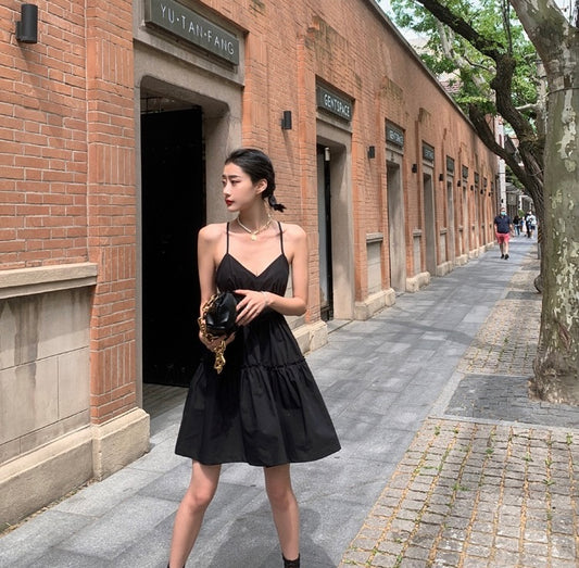 V-neck Waist-cinching Flared Spaghetti Strap Dress