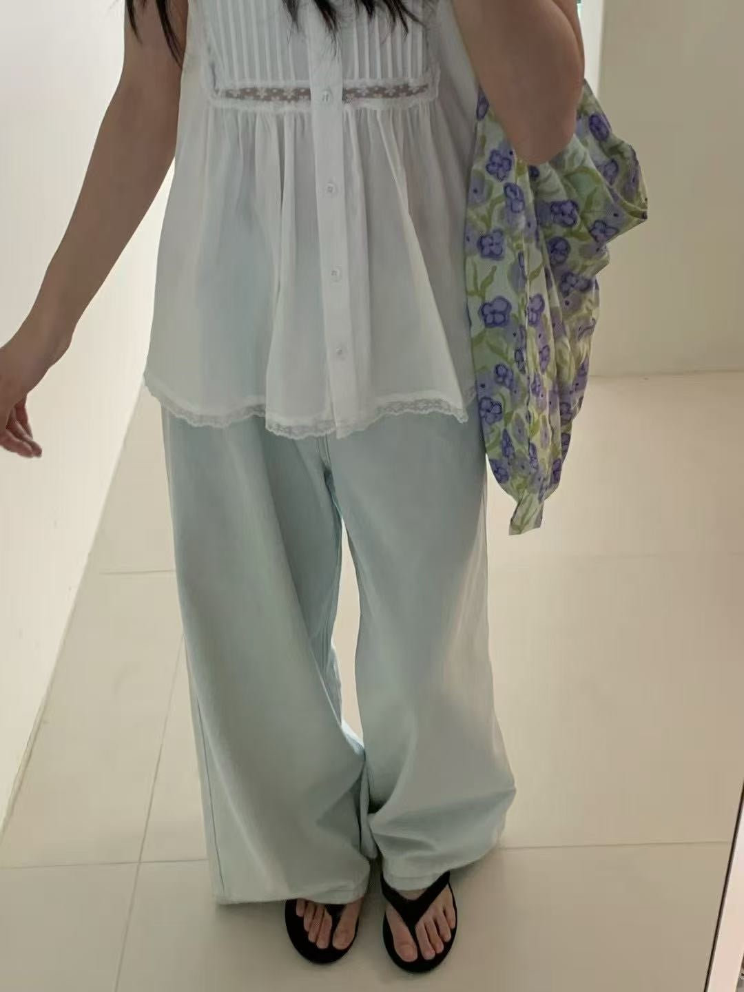 Lace Spliced Flutter Sleeve Pleated Blouse