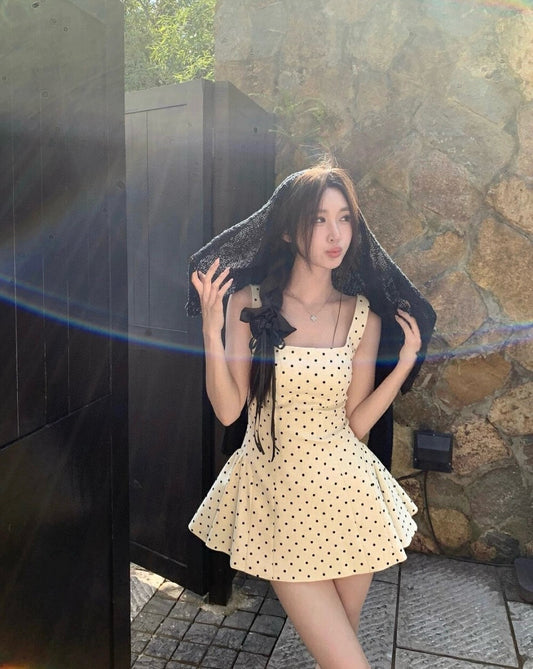 スイートなドット柄のキャミソールワンピース