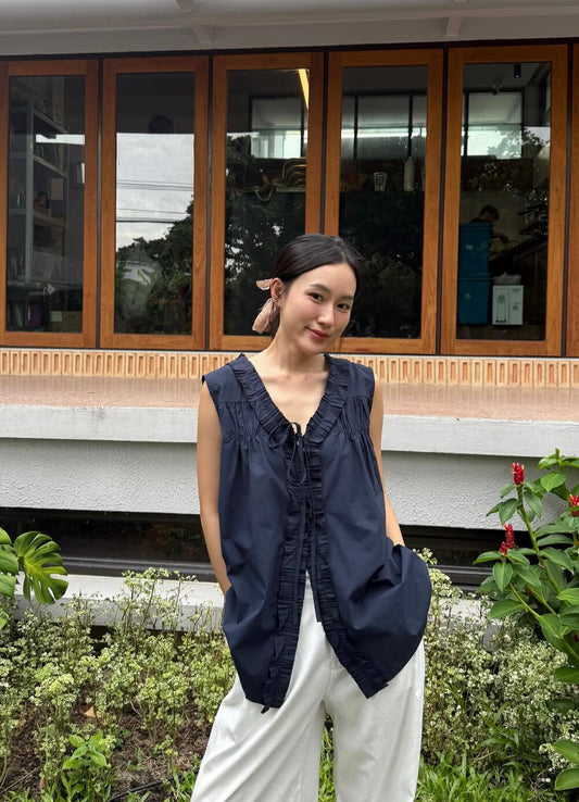 Vネックゆったりフリル袖なしシャツ