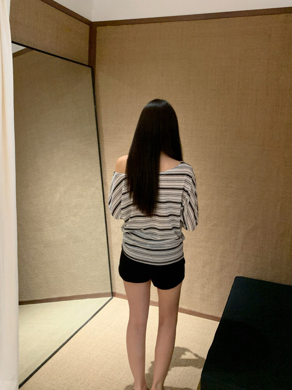 Off-the-shoulder striped slimming long-sleeve T-shirt