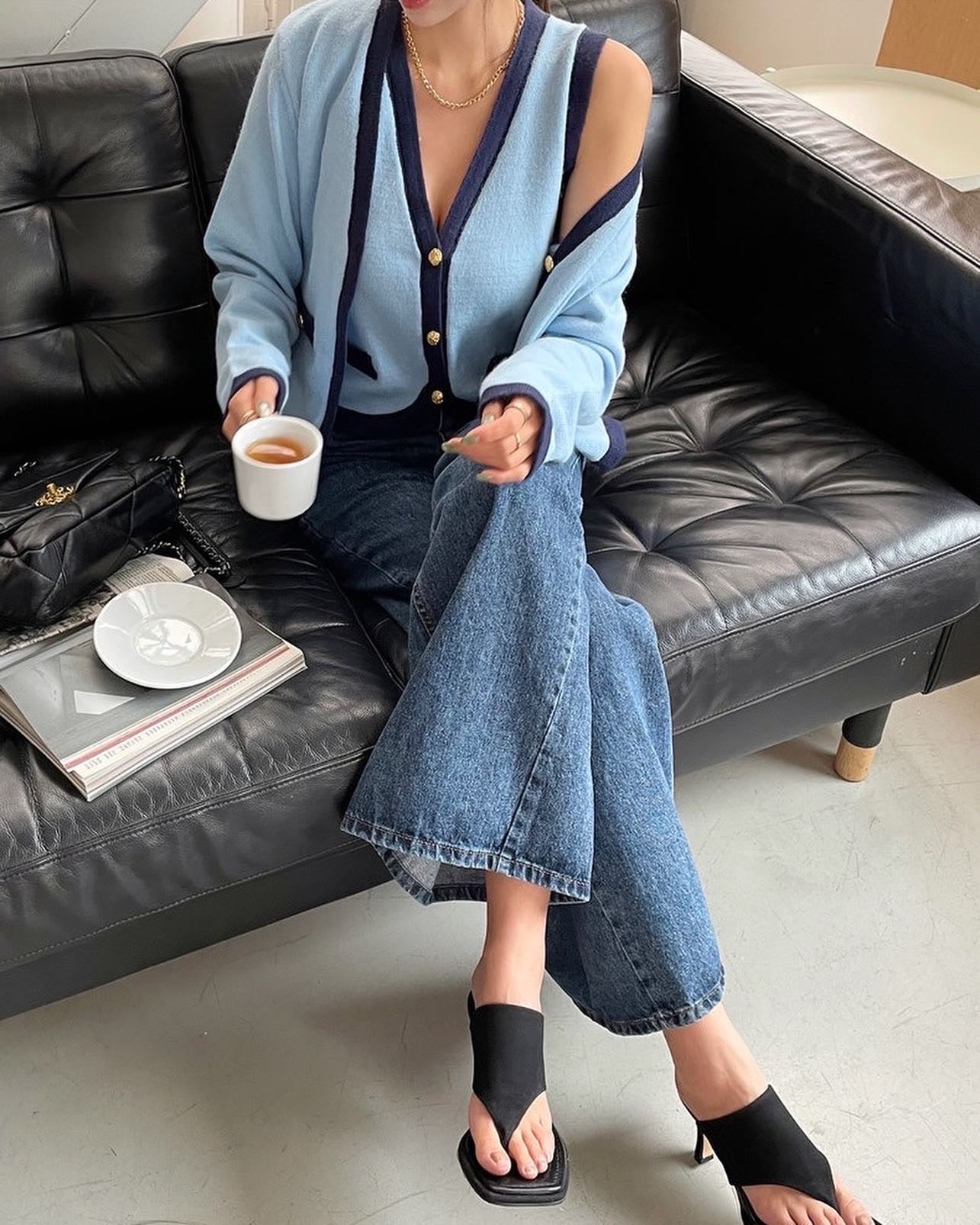 V-neck single-breasted vest + color-block knit cardigan