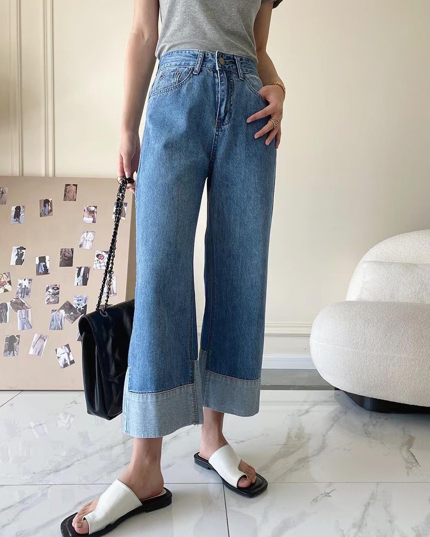 Color-blocked high-waisted cropped jeans
