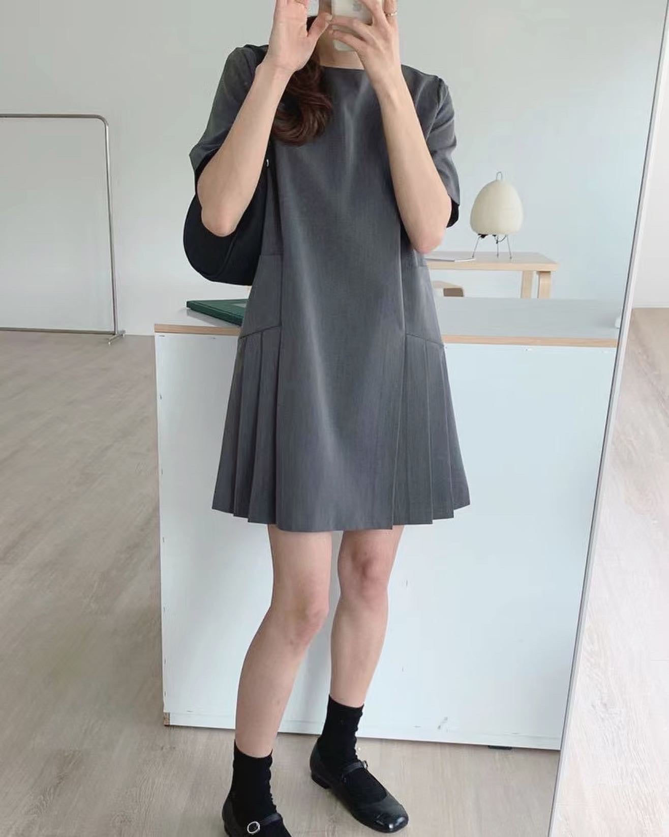 フレンチラウンドネックワンピース