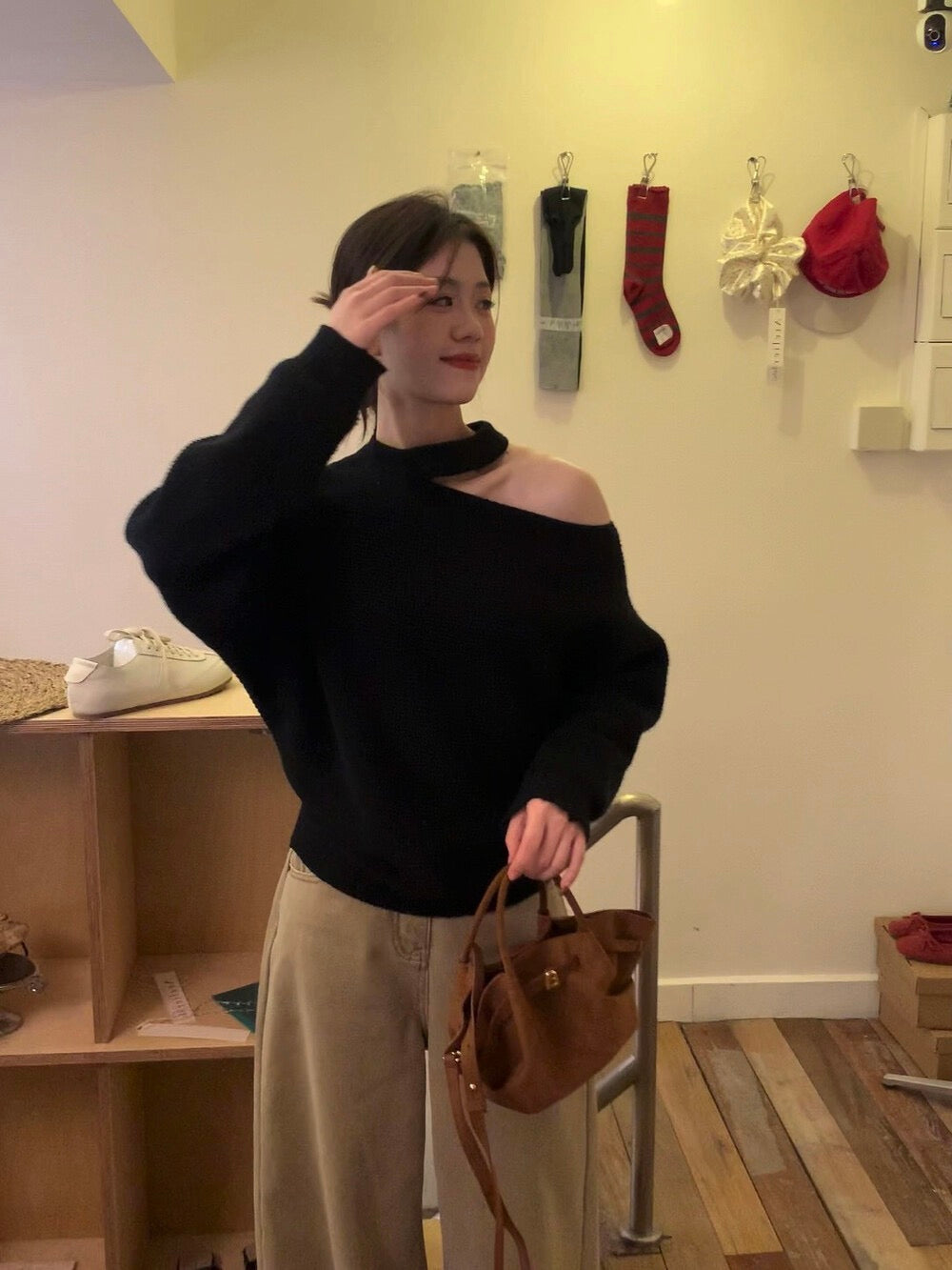 Korean-style Asymmetrical Shoulder Halter Knit Top