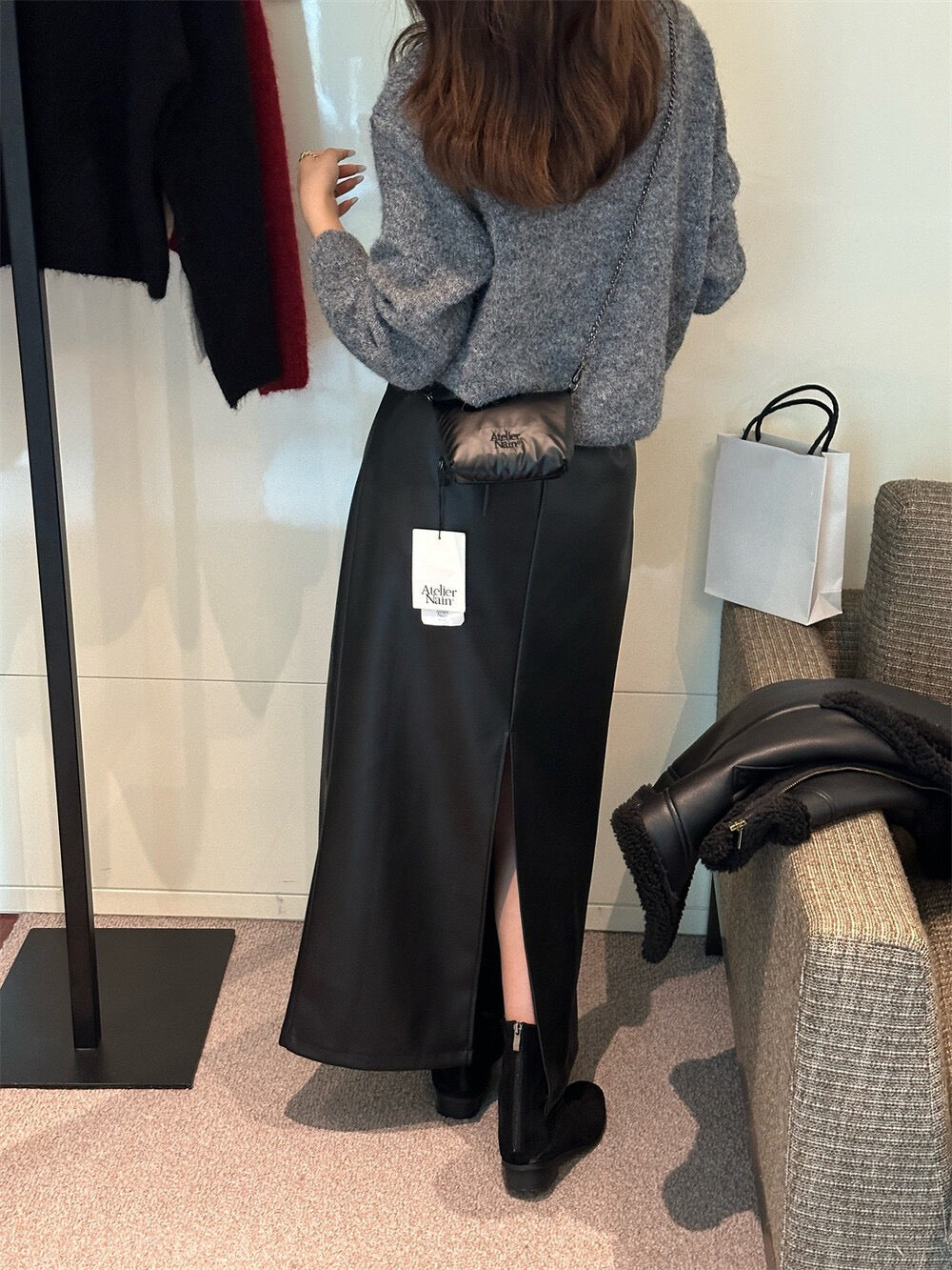 Classic Minimalist Fleece Skirt with an Elegant Touch
