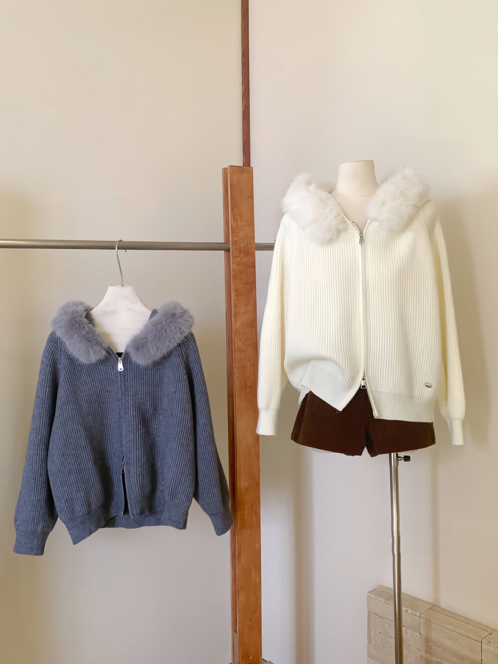 フード付き大きなファー襟のダブルジッパーカーディガン