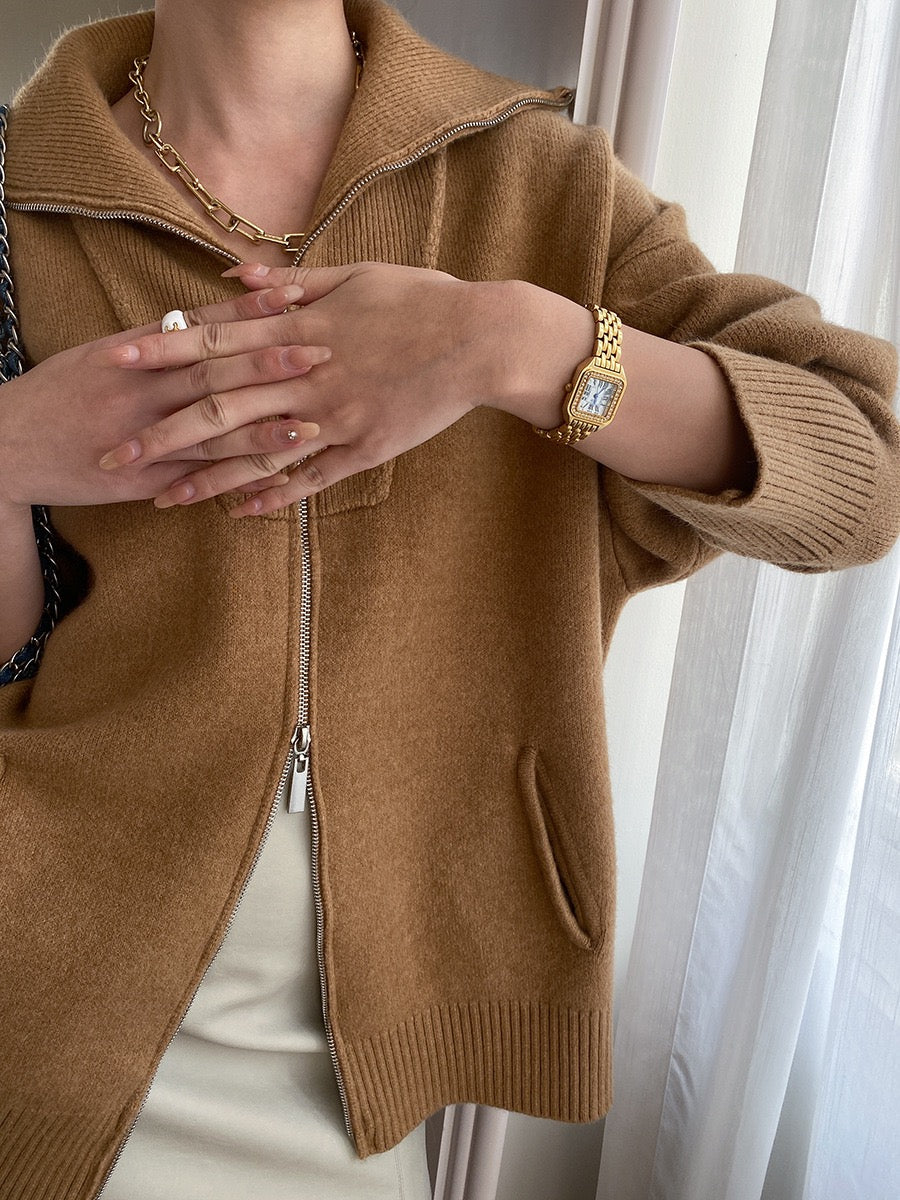 アウトポケット付きのオーバーサイズニットカーディガン