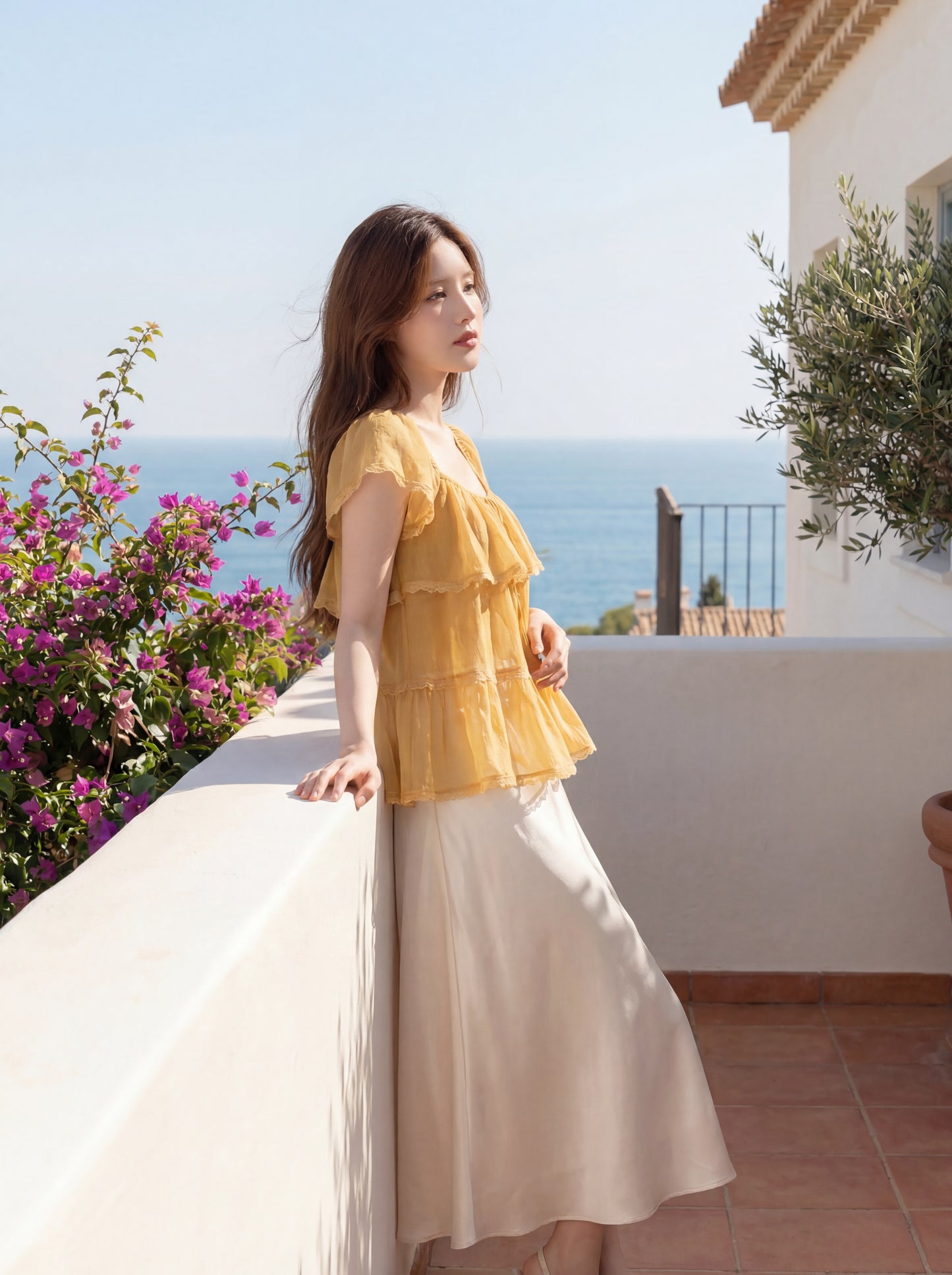 小飛袖蕾絲邊輕紗小衫