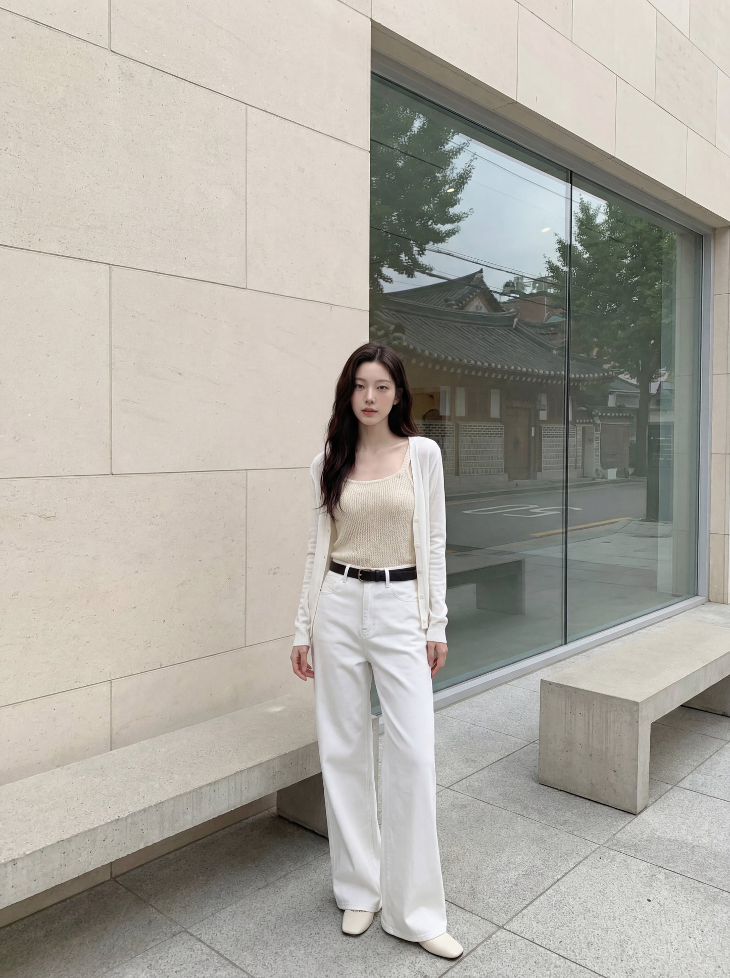 立体感のあるストレッチデニムストレートパンツ