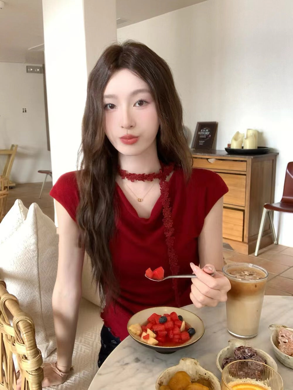 オフショルダートップス