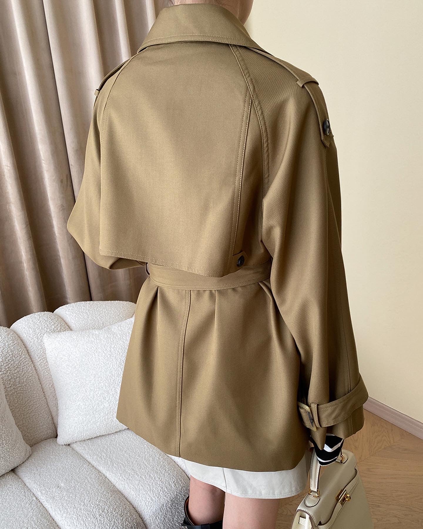 ダブルボタンベルトトレンチコート