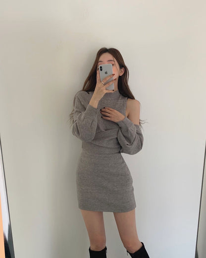 V領露肩毛衣+背心針織裙