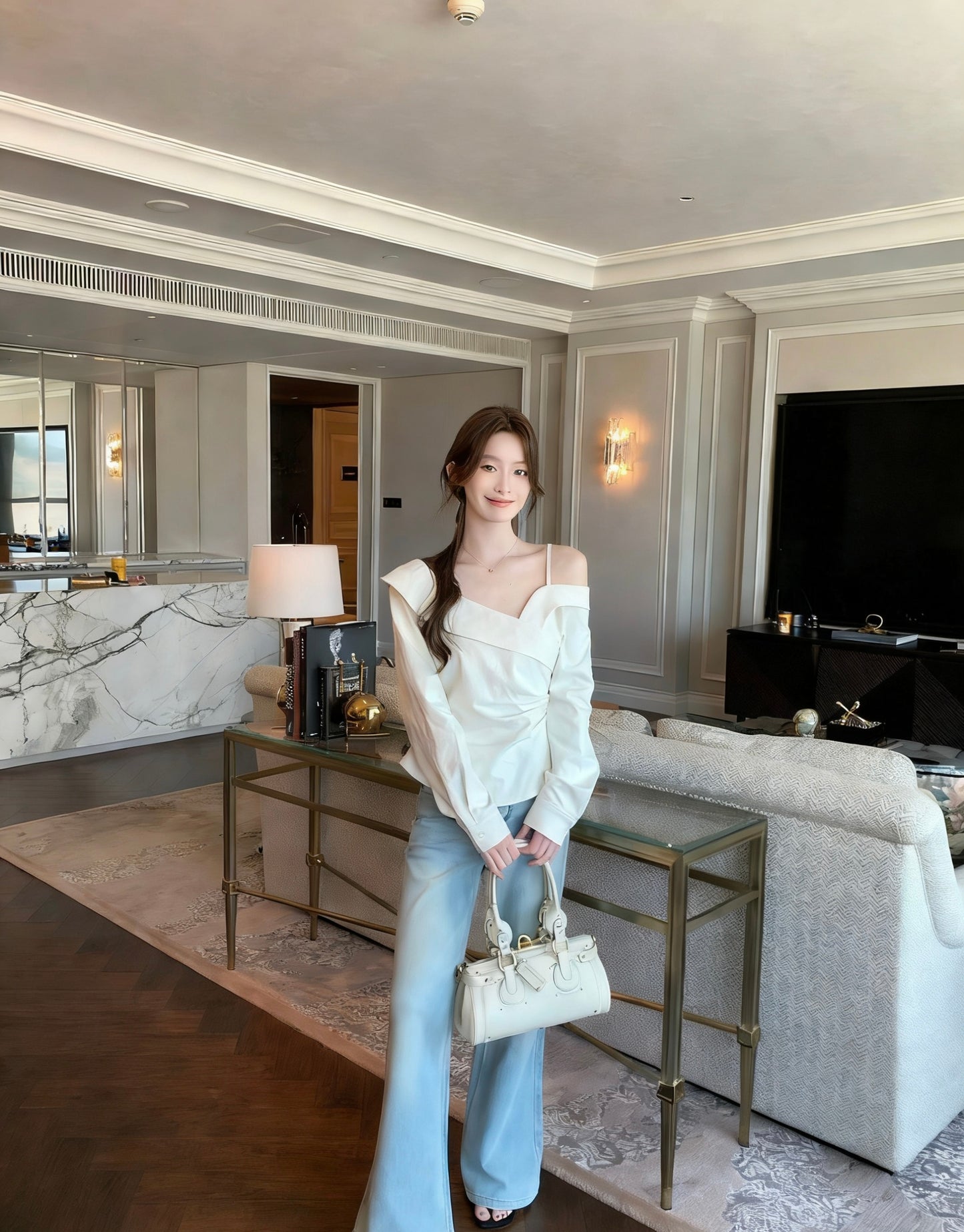 不對稱交叉領露肩小衫