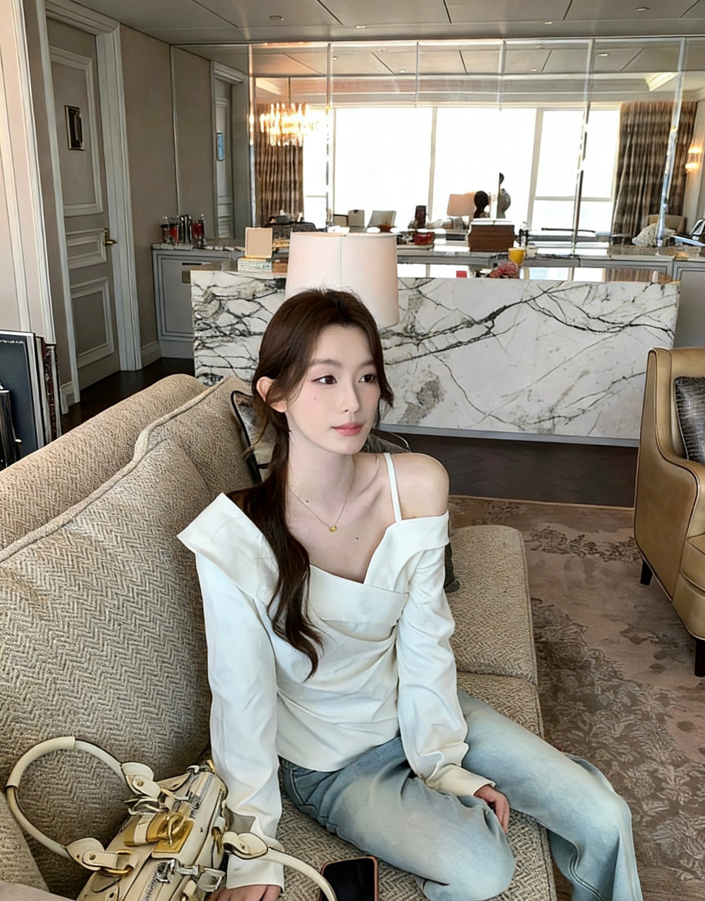 不對稱交叉領露肩小衫