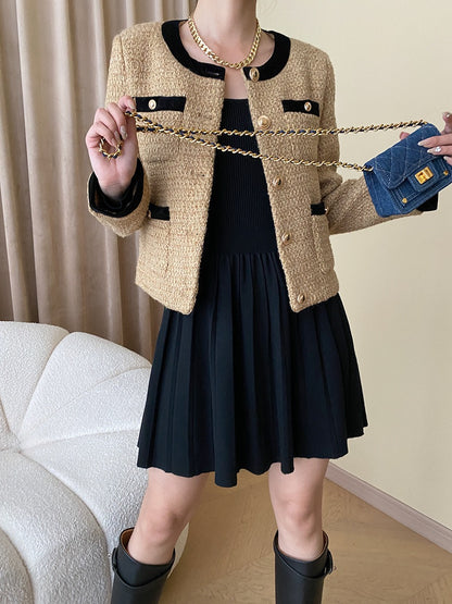 

タイトプリーツワンピース