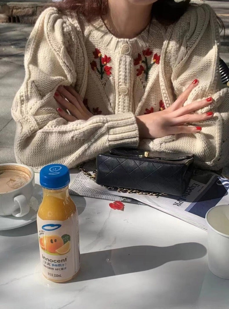 ヴィンテージフラワー刺繍セーター