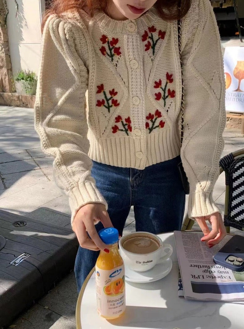 ヴィンテージフラワー刺繍セーター
