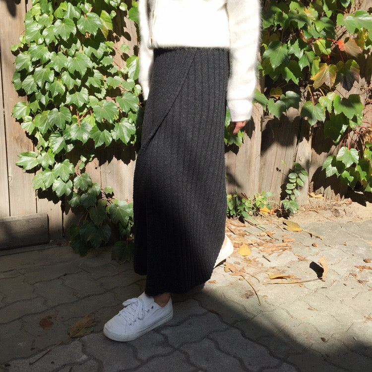 Asymmetrical Hem Split Knit Maxi Skirt