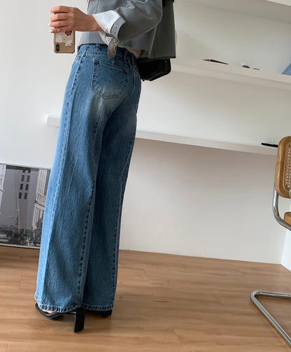 High-waisted vintage straight-leg jeans