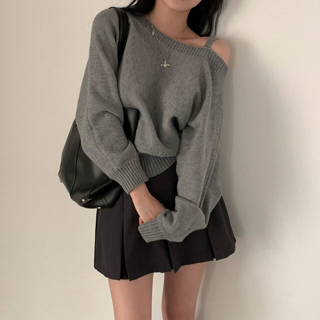 One-shoulder asymmetrical neckline sweater