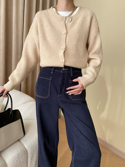 Straight-Leg Wide Jeans