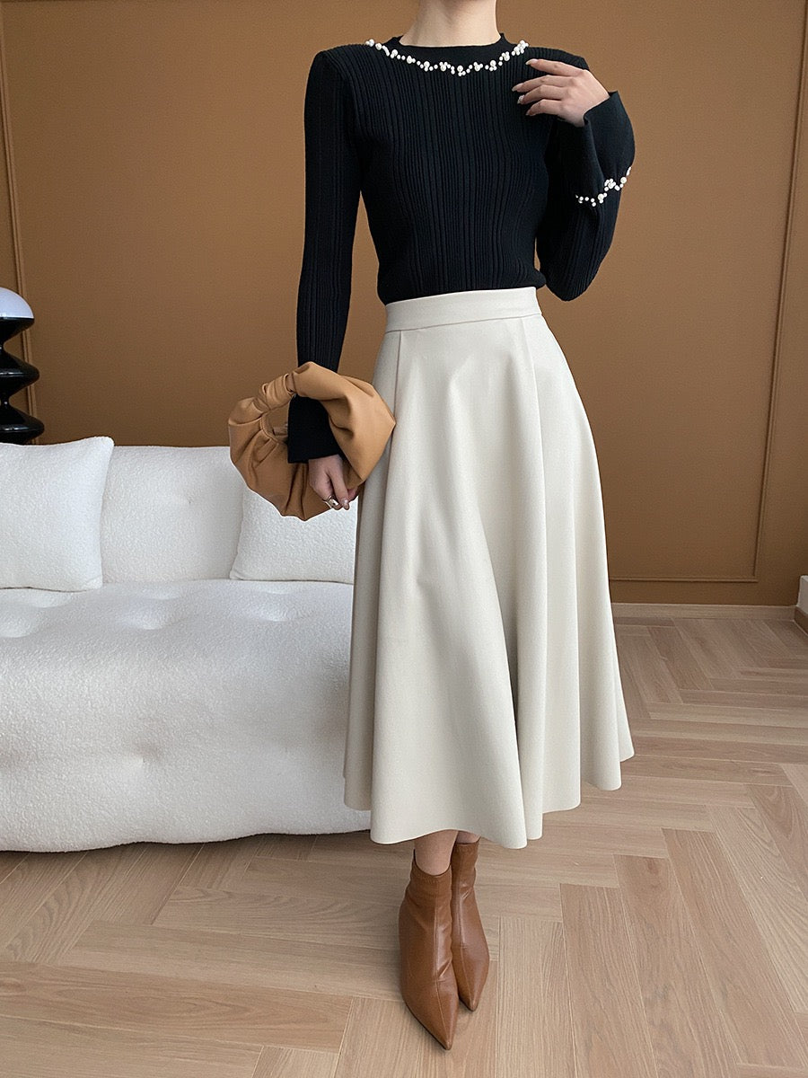 ビジュー付きフレアスリーブセーター