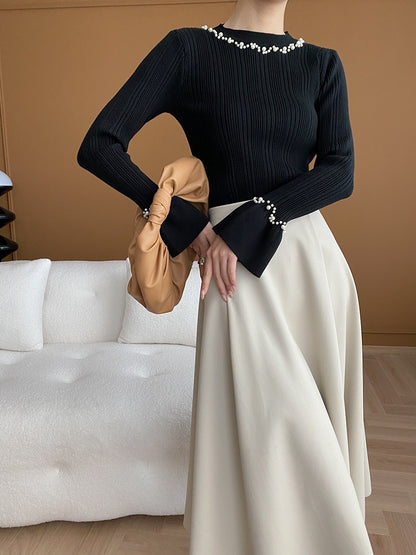 ビジュー付きフレアスリーブセーター