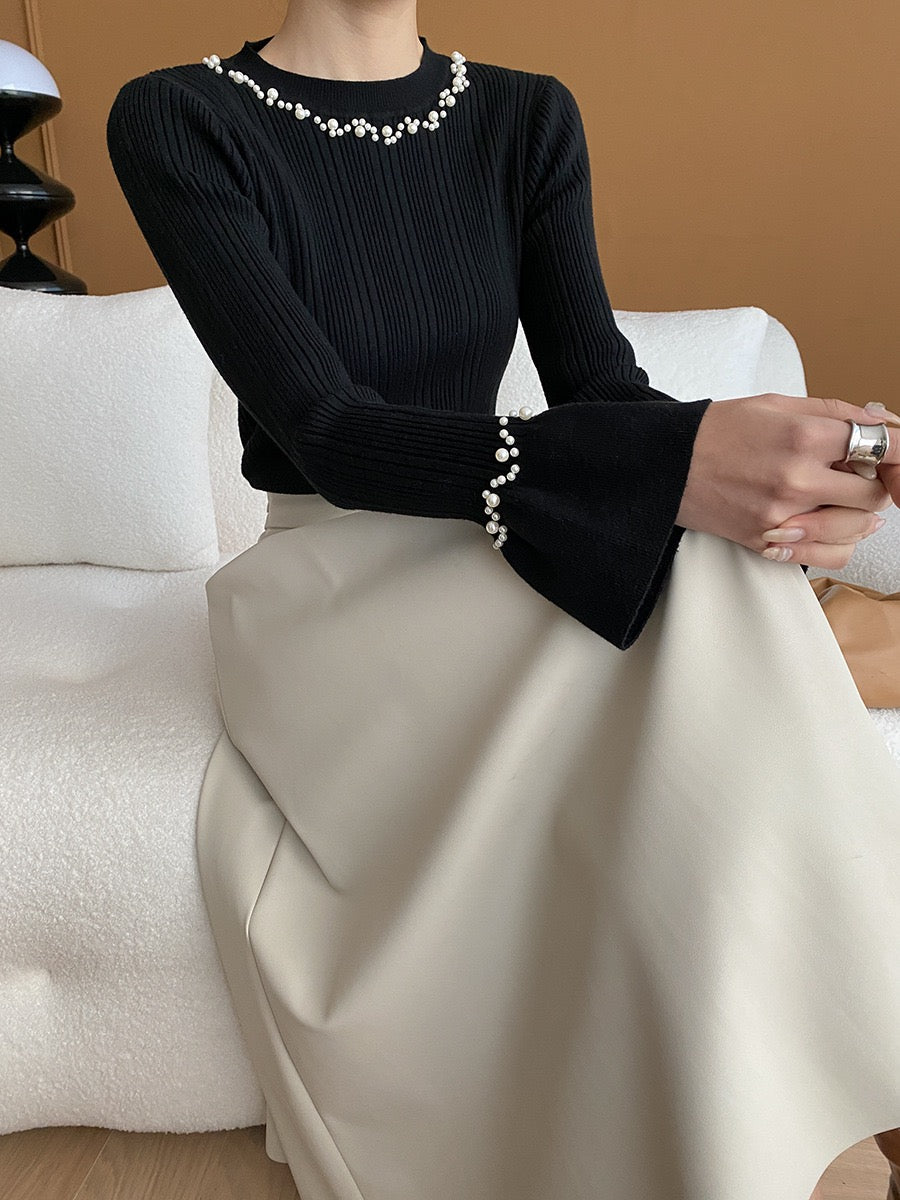 ビジュー付きフレアスリーブセーター