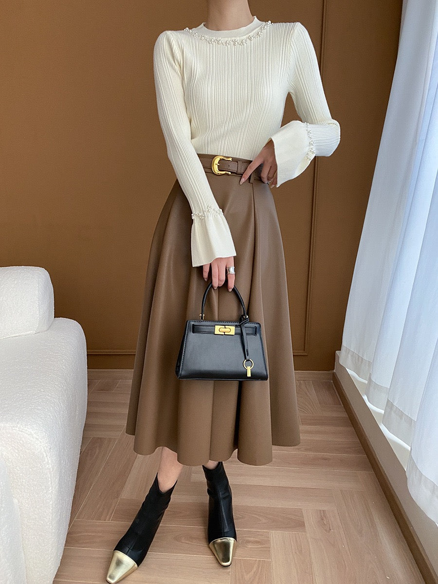 ビジュー付きフレアスリーブセーター