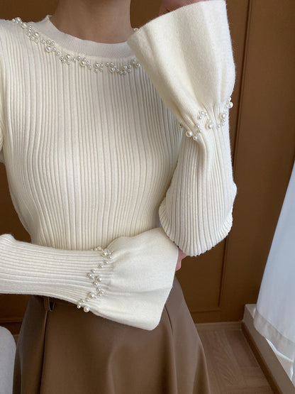 ビジュー付きフレアスリーブセーター