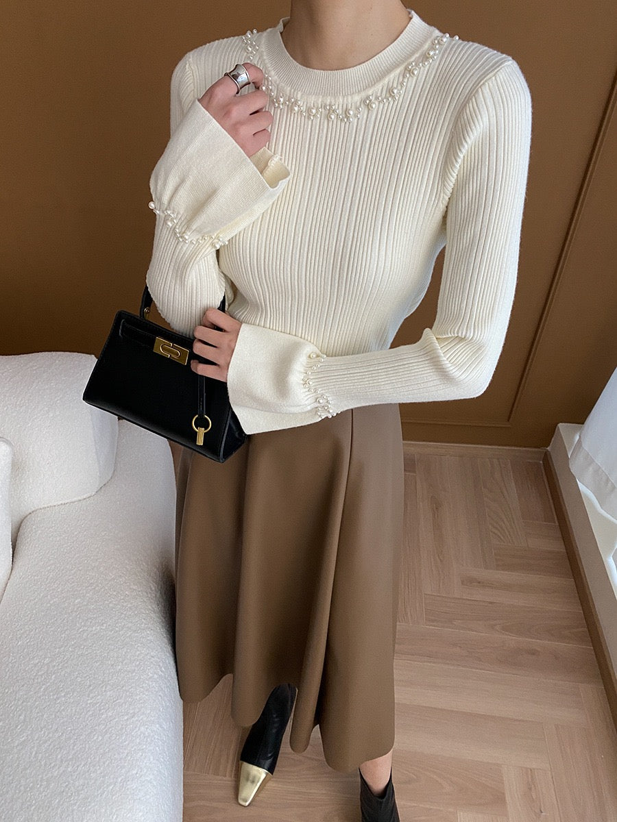 ビジュー付きフレアスリーブセーター