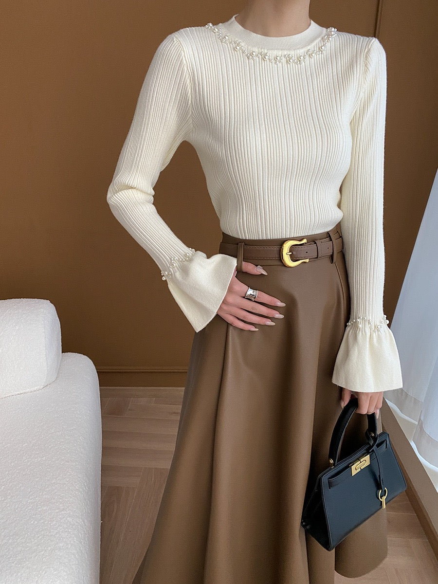 ビジュー付きフレアスリーブセーター