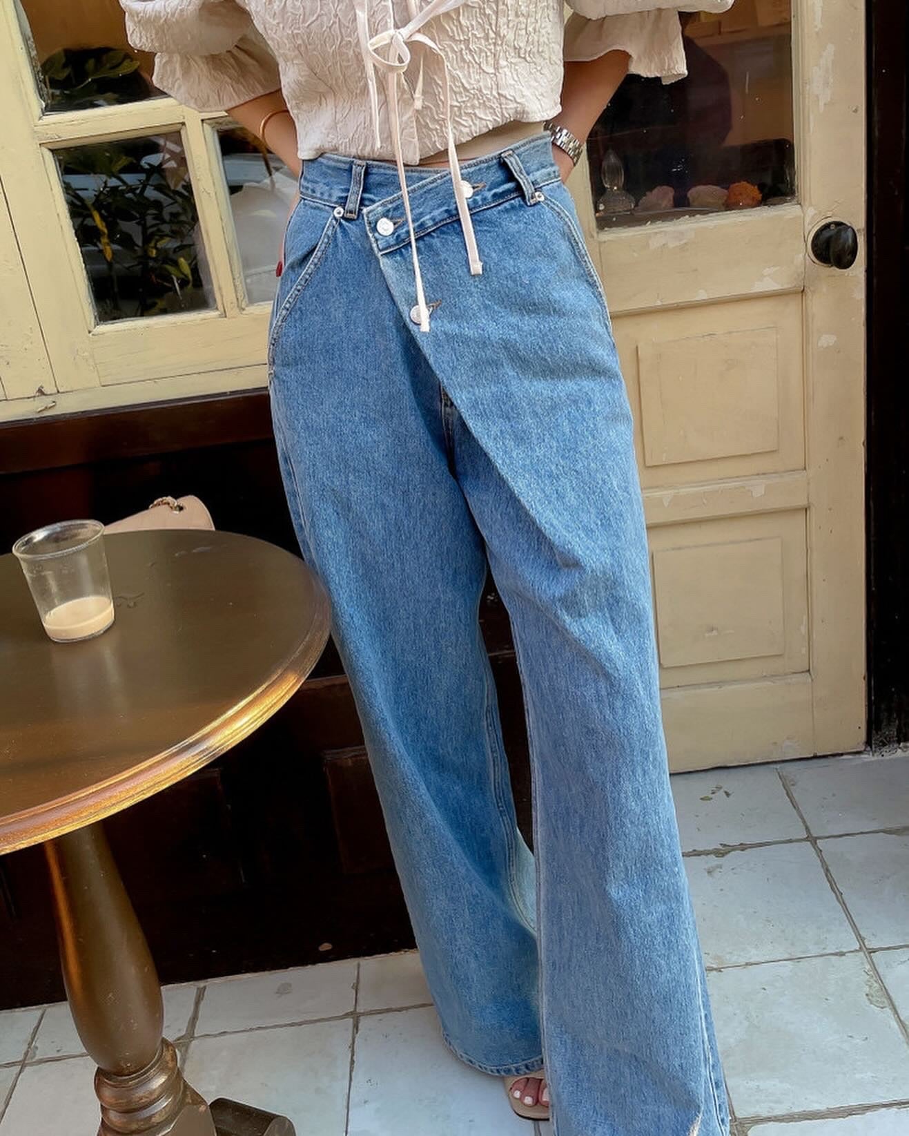 Irregular Diagonal Button High-Waisted Jeans