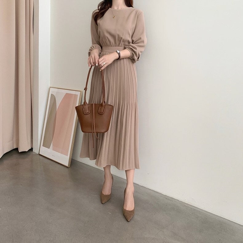 圓領百褶連身裙