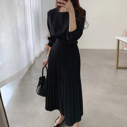 圓領百褶連身裙