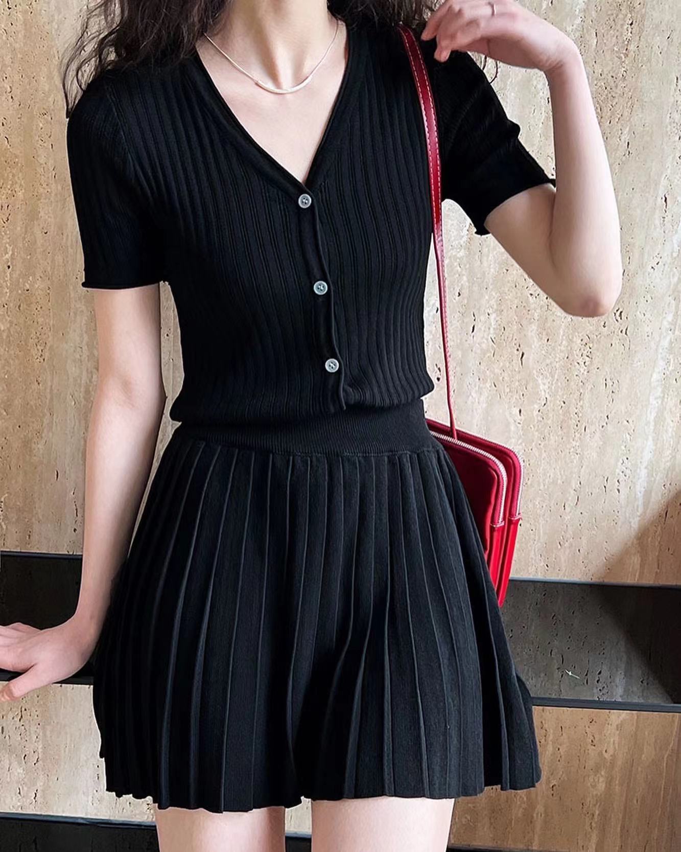 Knit Slim Fit Short Sleeve Top + Pleated Skirt Set