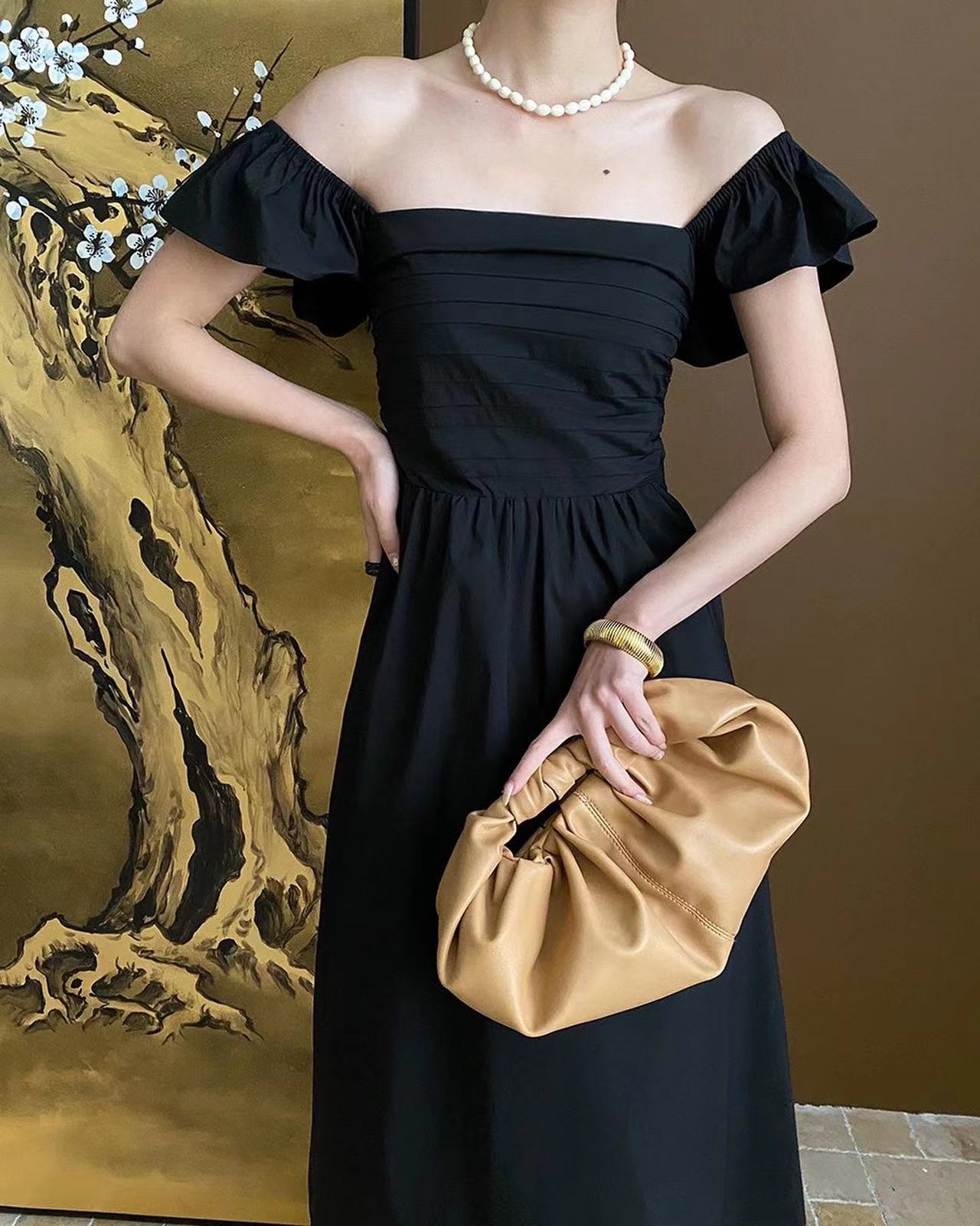 小飛袖方領連身裙